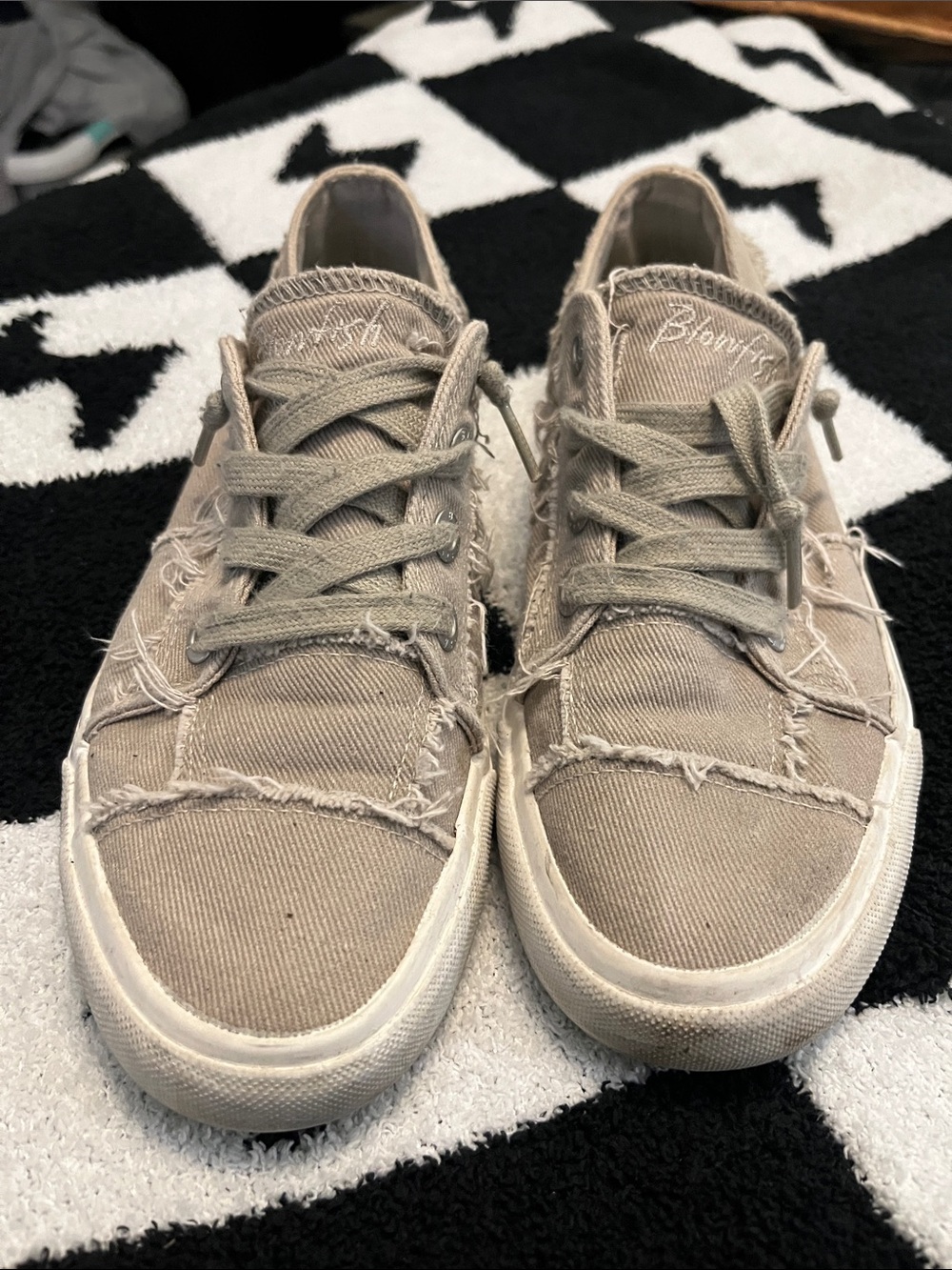 Women's Frayed Canvas Lace-Up Sneakers - Taupe